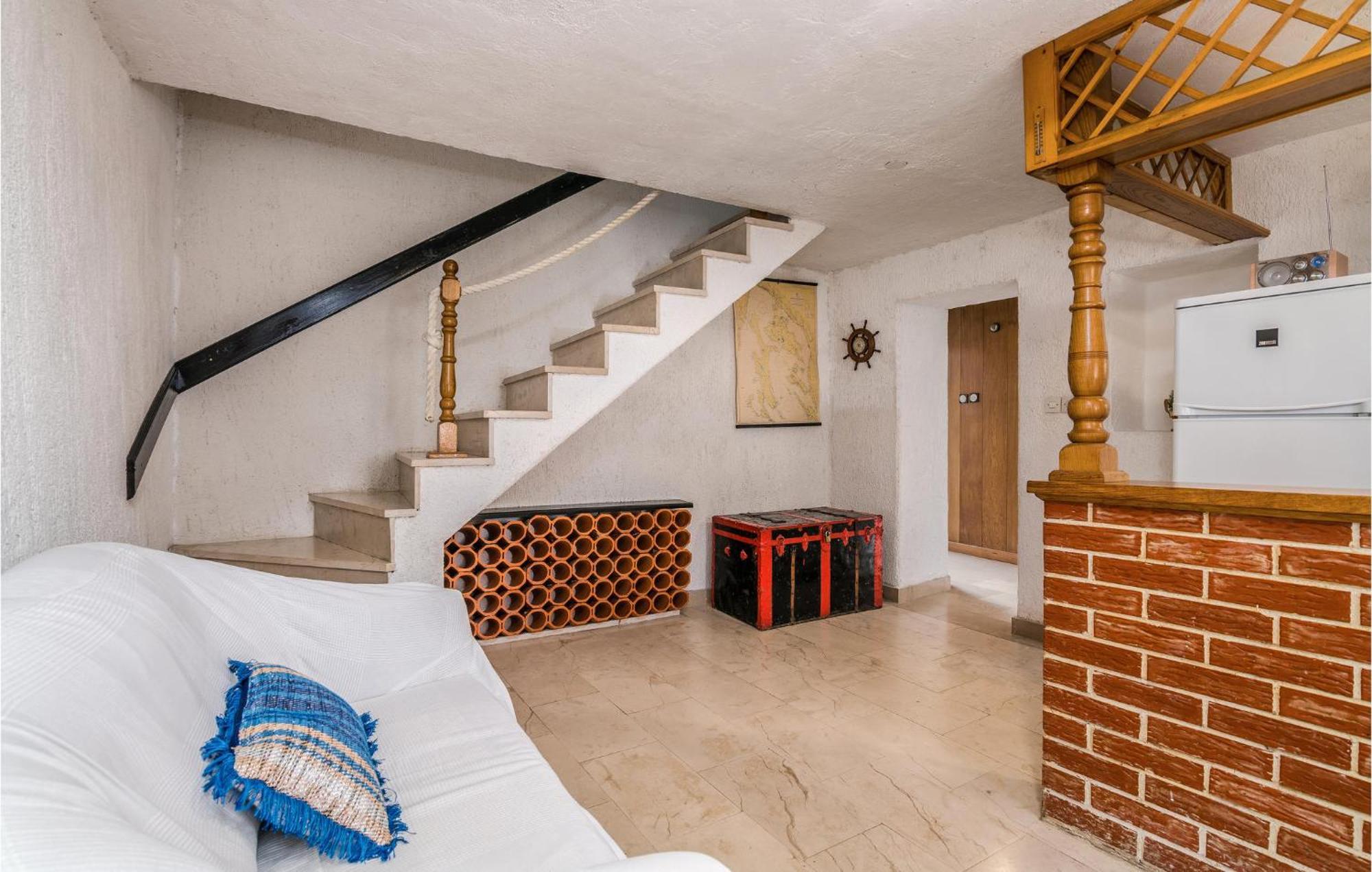 2 Bedroom Gorgeous Home In Baska Extérieur photo