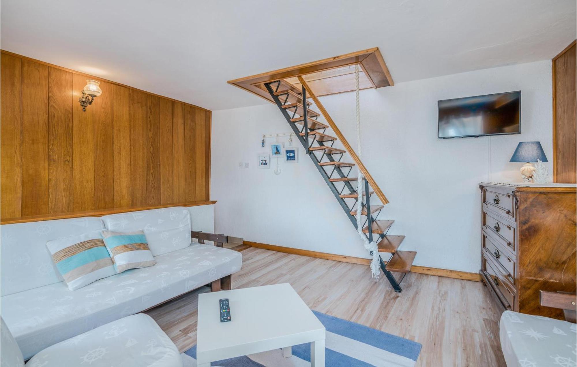 2 Bedroom Gorgeous Home In Baska Extérieur photo