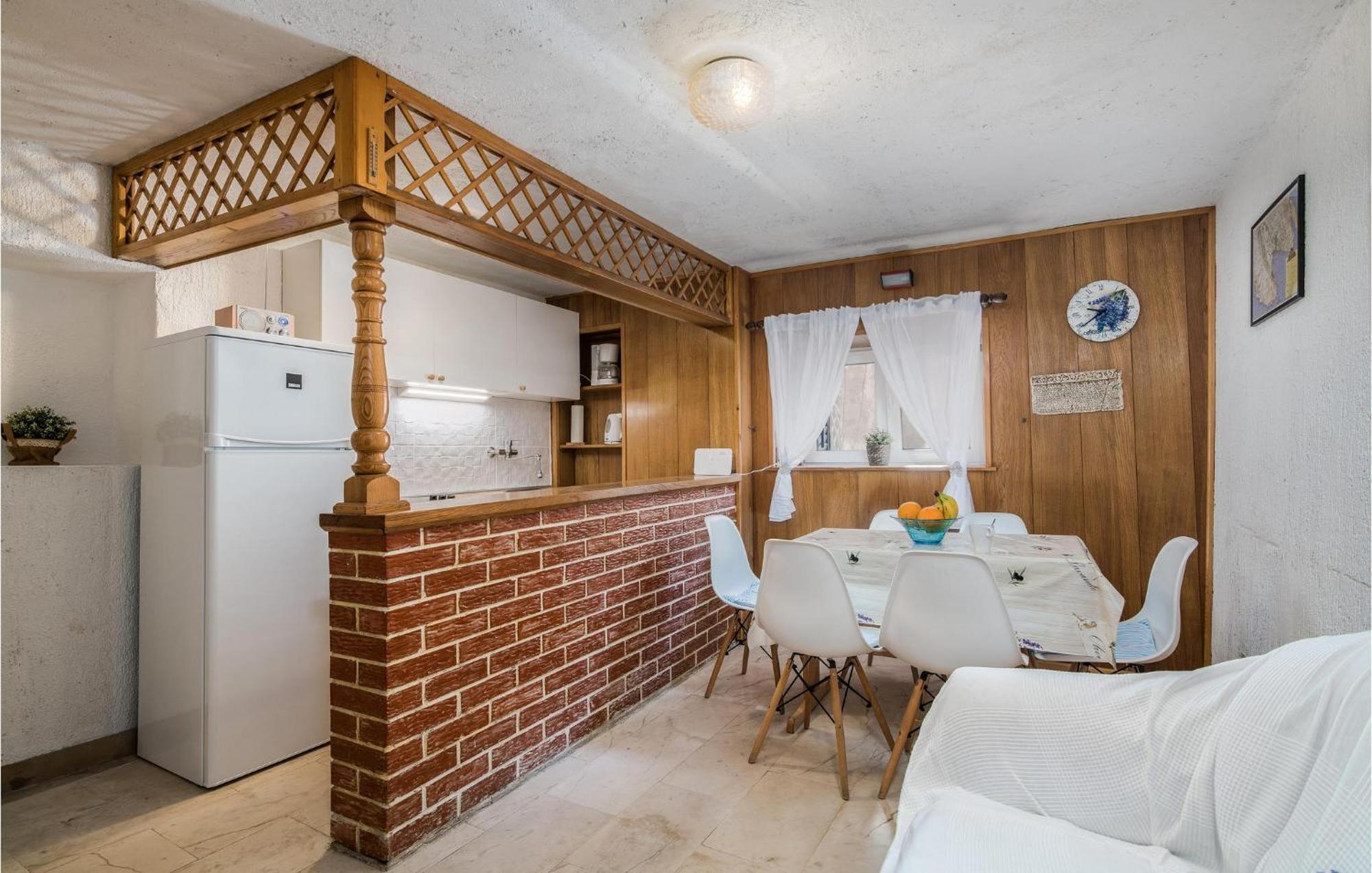 2 Bedroom Gorgeous Home In Baska Extérieur photo
