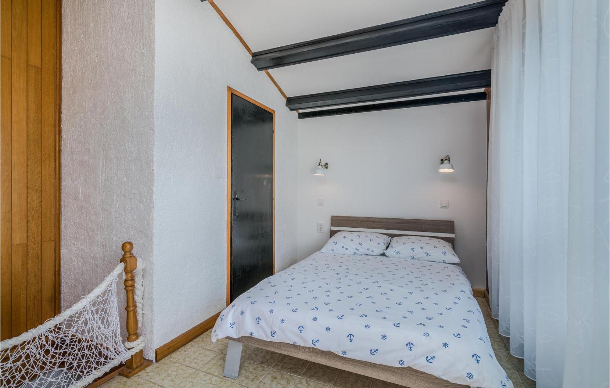 2 Bedroom Gorgeous Home In Baska Extérieur photo